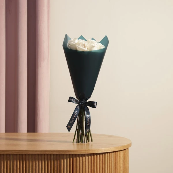 Dreamy White Roses Bouquet | 12 Flowers