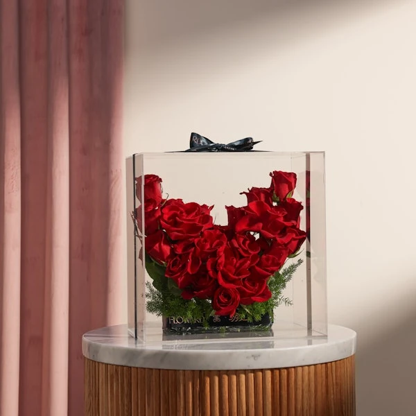 Heart-shaped Red Roses Box