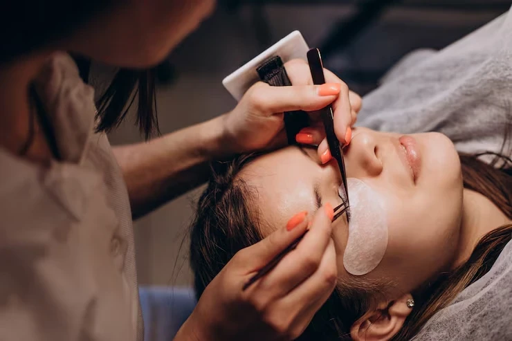 Eyebrow Bleaching